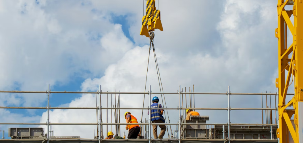 How Professional Builders Help You Save Money During Construction